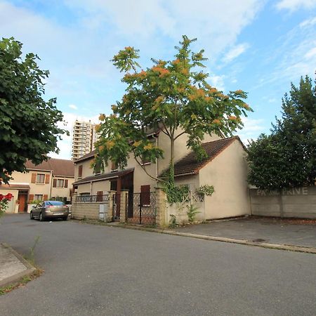 Parking Prive Gratuit - 15Mn Paris - Gare A Pied En 5Mn - Tout Equipee - Terrasse - Jardin - Stade De France - Casino D'Enghien - Hippodrome, Universite Epinay-sur-Seine Luaran gambar