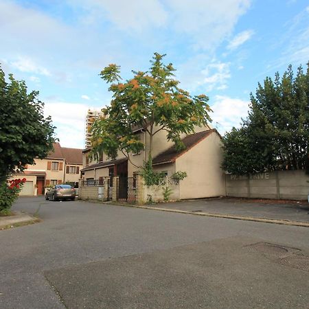 Parking Prive Gratuit - 15Mn Paris - Gare A Pied En 5Mn - Tout Equipee - Terrasse - Jardin - Stade De France - Casino D'Enghien - Hippodrome, Universite Epinay-sur-Seine Luaran gambar