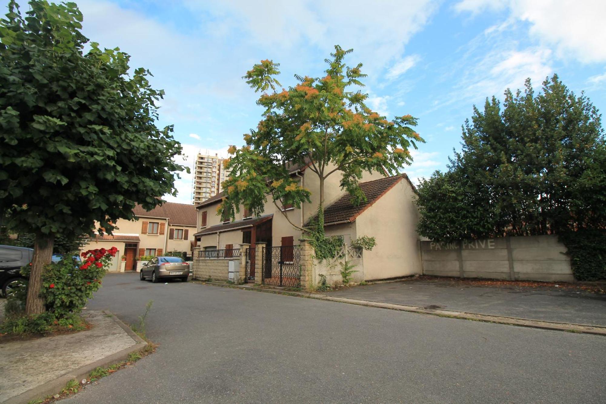 Parking Prive Gratuit - 15Mn Paris - Gare A Pied En 5Mn - Tout Equipee - Terrasse - Jardin - Stade De France - Casino D'Enghien - Hippodrome, Universite Epinay-sur-Seine Luaran gambar