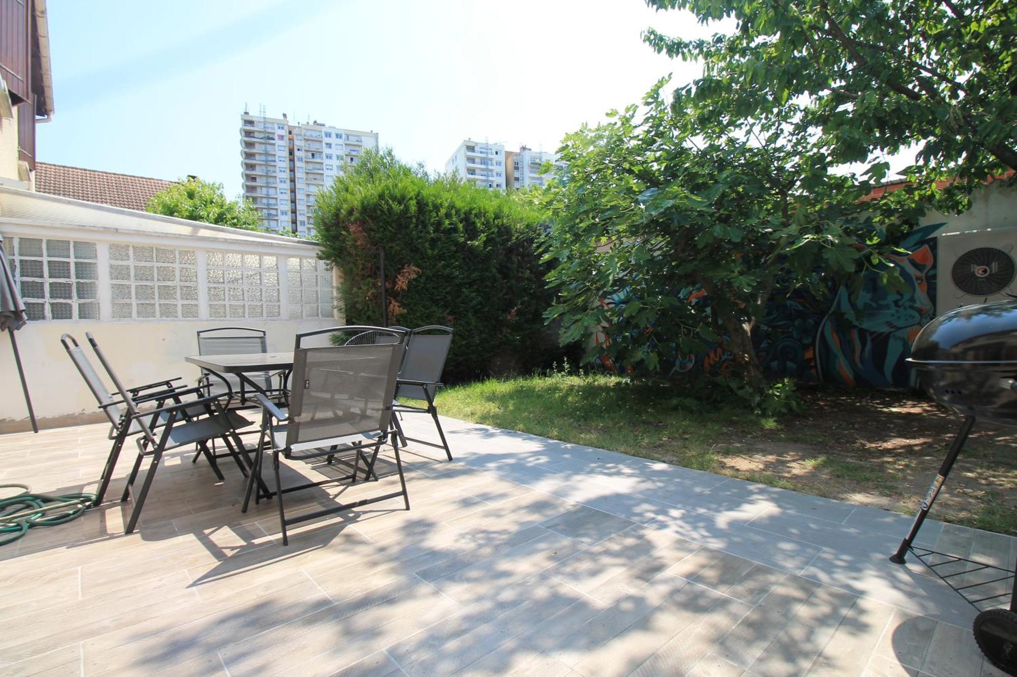 Parking Prive Gratuit - 15Mn Paris - Gare A Pied En 5Mn - Tout Equipee - Terrasse - Jardin - Stade De France - Casino D'Enghien - Hippodrome, Universite Epinay-sur-Seine Luaran gambar